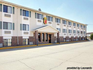 Super 8 By Wyndham Ks Hotel